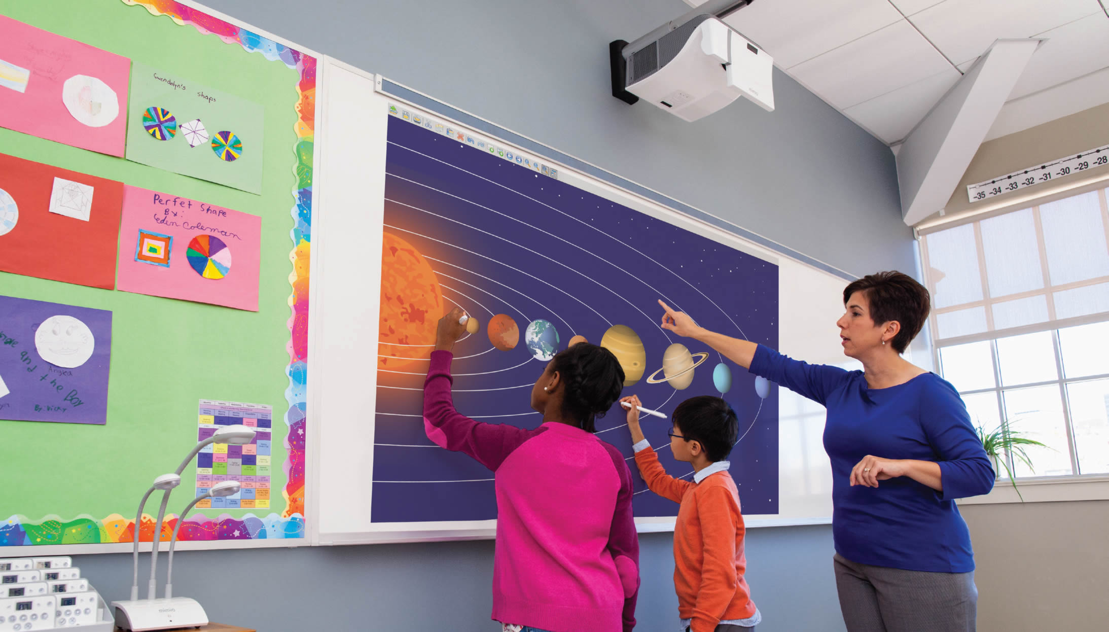 beam interactive projector