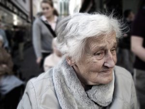 dependent-dementia-woman-old-70578