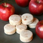 APPLE CINNAMON MACARONS